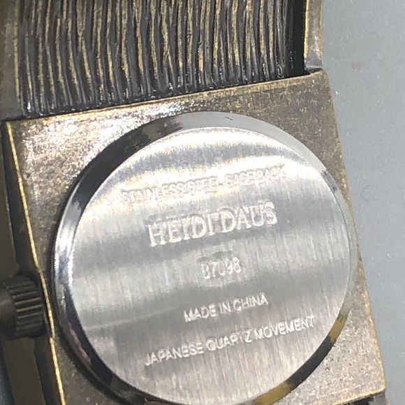 Heidi Daus Vintage/new cuff Swarovski crystals bracelet watch in original box - Picture 8 of 15